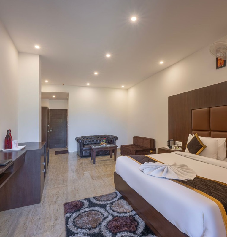 Hotel Cross Winds West